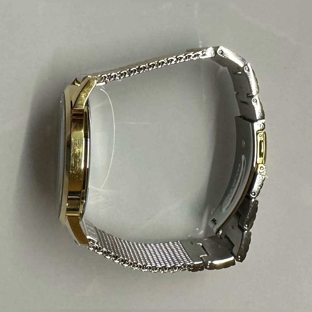 Guess W1179G2 Mens Quartz Watch. - Picture 6 of 7